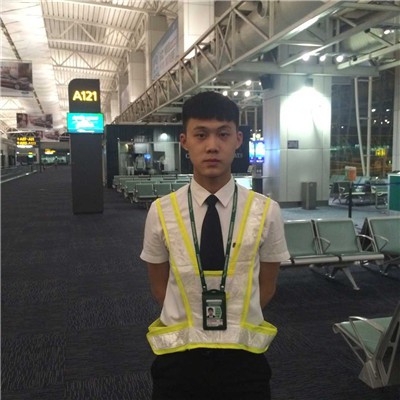 何李浩 航空服务专业 广州白云国际机场国际值机员