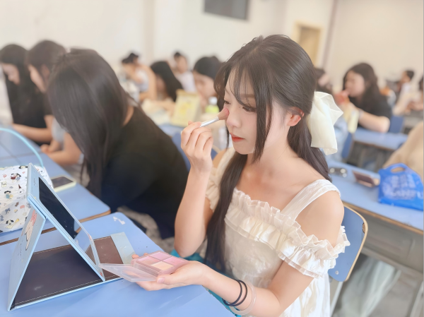 形象设计与化妆社团