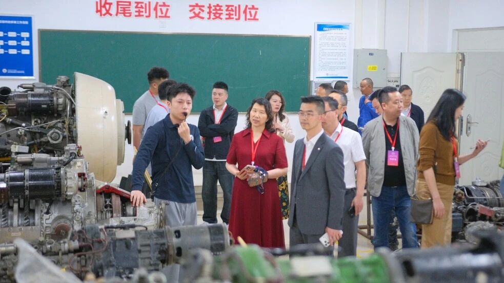 深化川渝职教协作！重庆市民办教育协会一行来我院考察交流